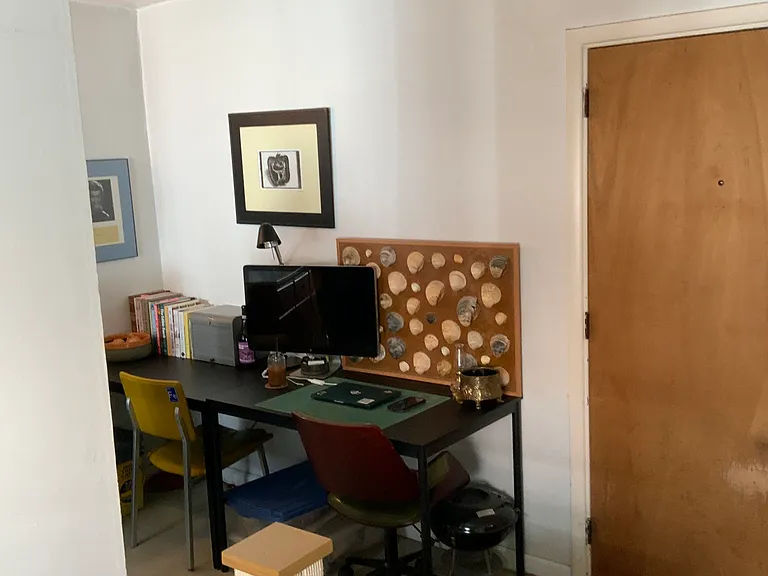 668 Linwood Ave NE #7 — Photo 2
