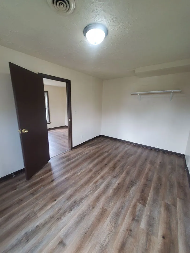 2 Bedroom Single Family — Photo 3