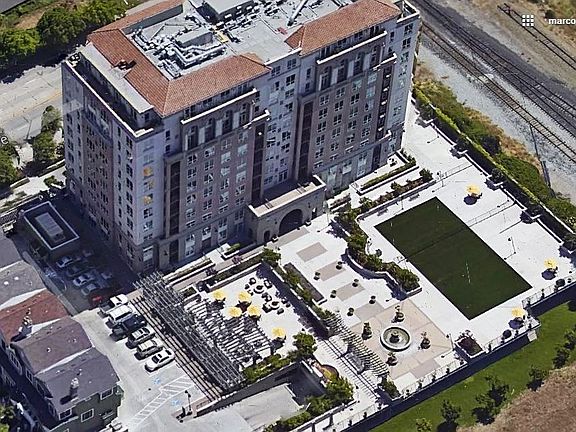 HUGE COURTYARD AREA