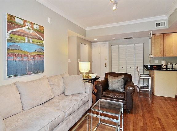 3rd image of 4422 N Ashland Ave APT 1E