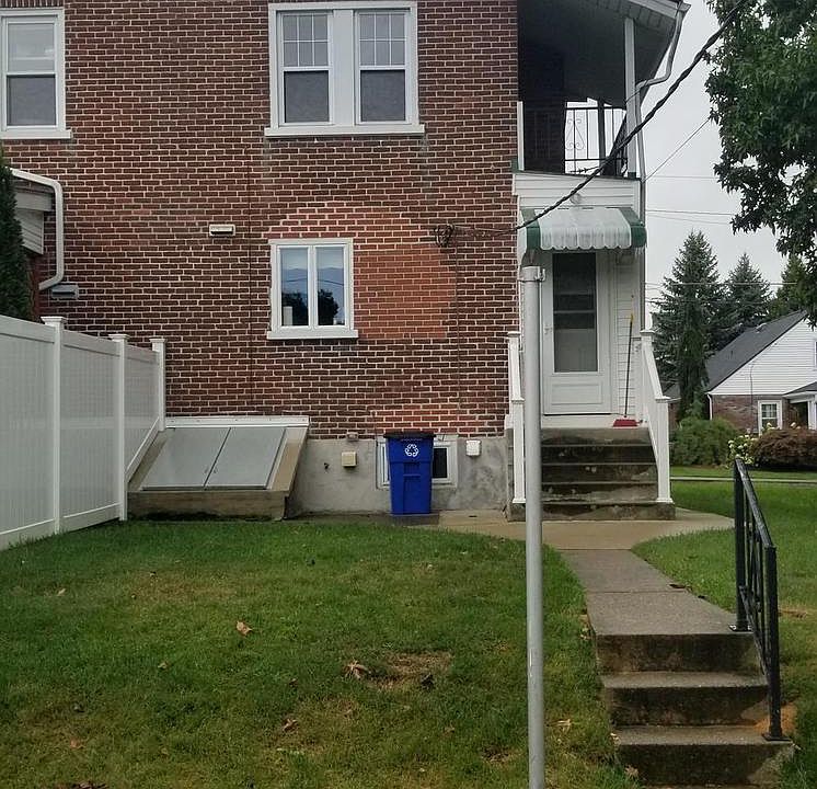 2nd image of 557 N 3rd St