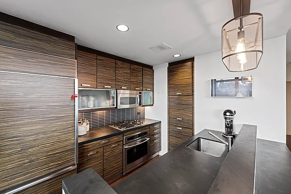 Rented by Douglas Elliman | media 19