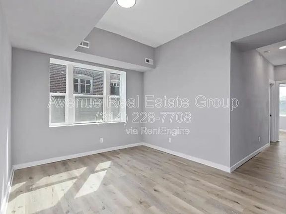 3rd image of 5931 Maple Ave #3W