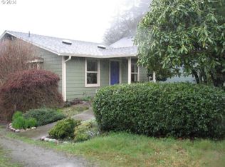 828 Limbaugh Way, Brookings, OR 97415