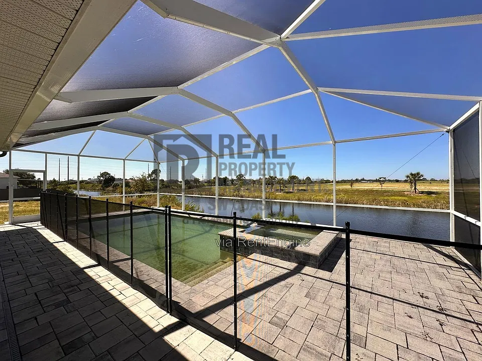 2504 NW 9th Ave