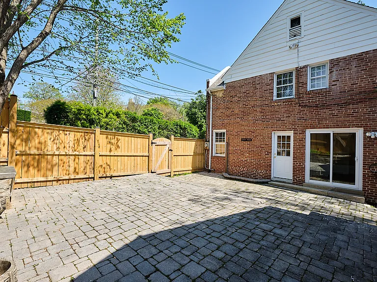1600 Foxhall Rd NW — Photo 42