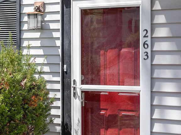 3rd image of 263 Oakwood Ave