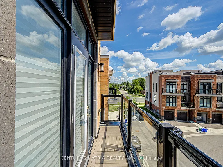1 Bond Cres #1 — Photo 42