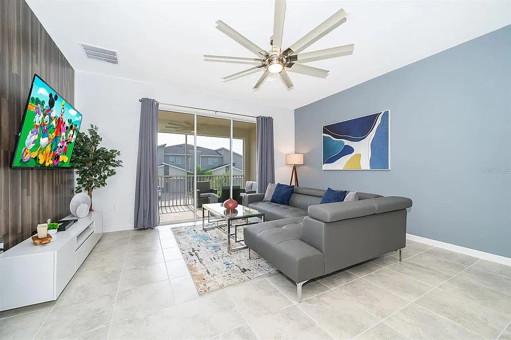 3 bed, 2.0 bath, 1788 sqft, $2,300 — Photo 4