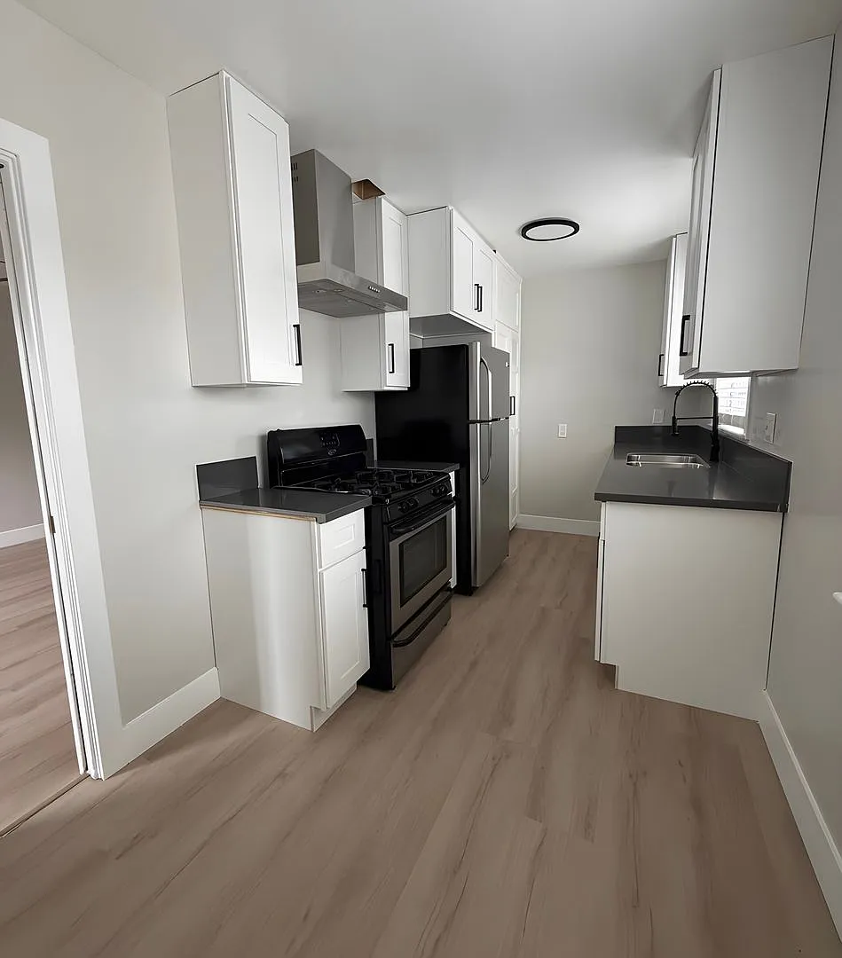 3039 W. Vernon Ave. — Photo 1