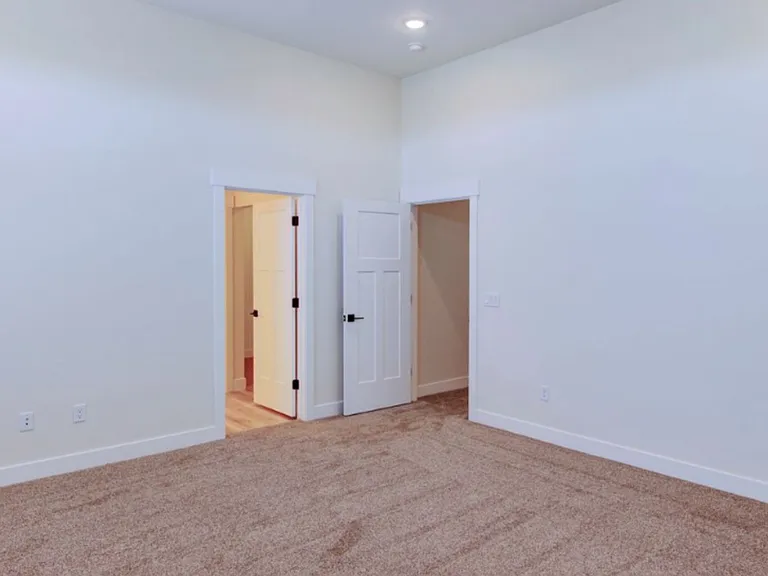 2875 Cody Dr #7 — Photo 31