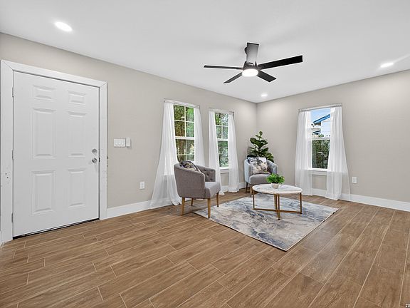 5th image of 2737 W Craig Pl