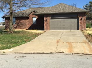 1205 W Sherwood Ct, Nixa, MO 65714