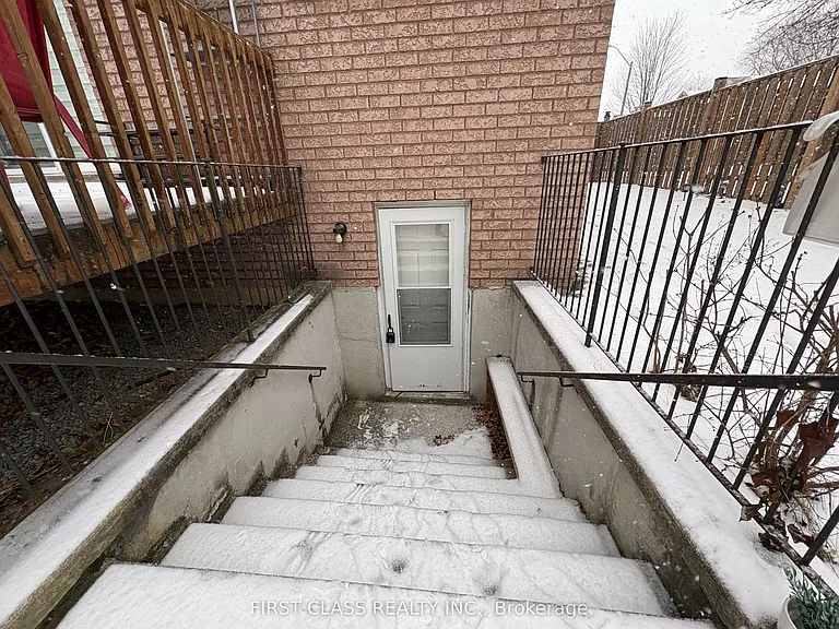 62 Scarbell Dr — Photo 3