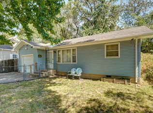 2246 N Fort Ave, Springfield, MO 65803