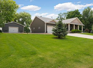 8417 Kennedy Memorial Dr, Saint Bonifacius, MN 55375