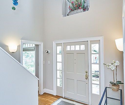 4th image of 1016 Broad Branch Ct