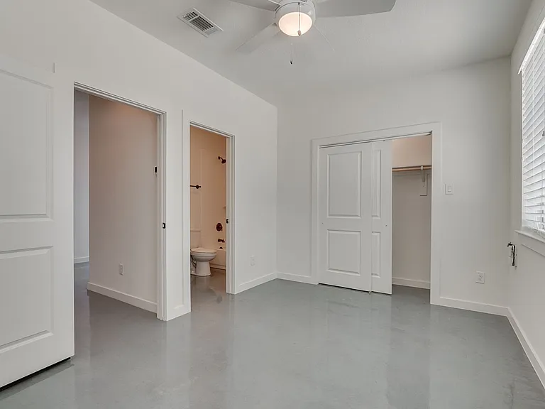 2702 Forest Park Blvd — Photo 17