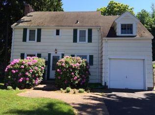 181 Colebrook Dr, Rochester, NY 14617