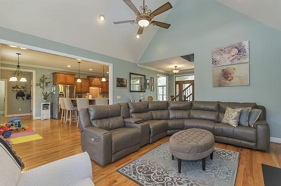 4th image of 2639 Mableton Dr