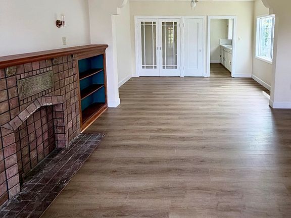 2nd image of 3962 Seneca Ave #3962/3964