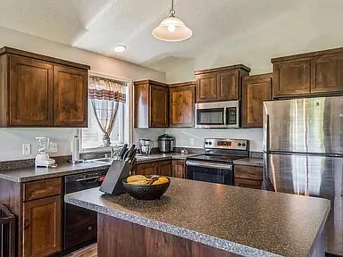 3 bed, $700 — Photo 2