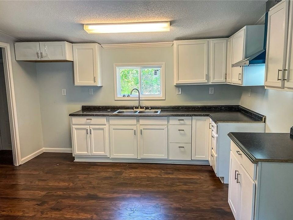 1st image of 382 Valley Forge Way S