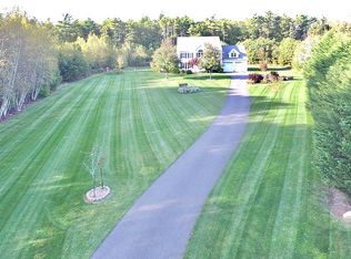 16 Cromwell Ln, Rochester, MA 02770