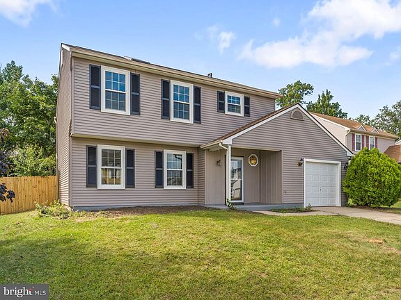 2nd image of 10 Sleepy Hollow Ln