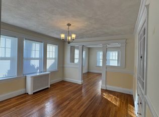 134 Parmenter Rd #1, Newton, MA 02465