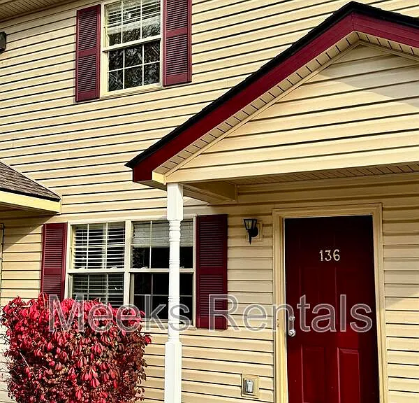 Colonial Townhomes — Photo 3