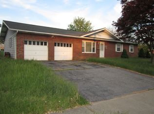 4273 N Church St, Whitehall, PA 18052