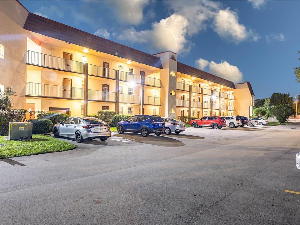 1st image of 2811 N Pine Island Rd APT 309