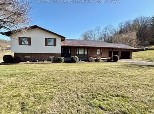 207 Pine Woods Dr, Ripley, WV 25271