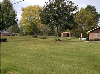2nd image of 2417 S Pine Lea Dr