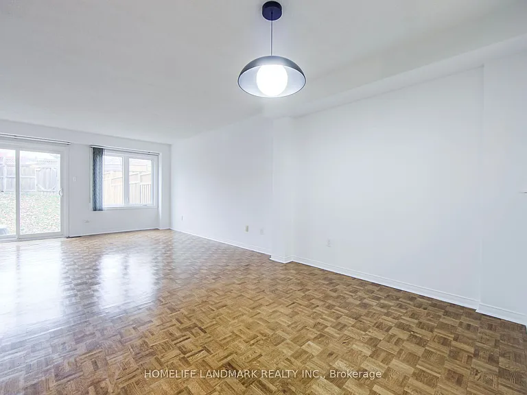 25 Warner Ave — Photo 10