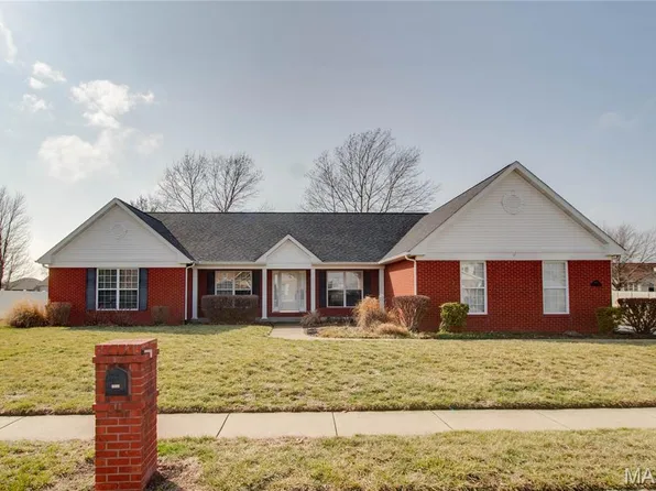 4285 Redfield Dr, Swansea, IL 62226