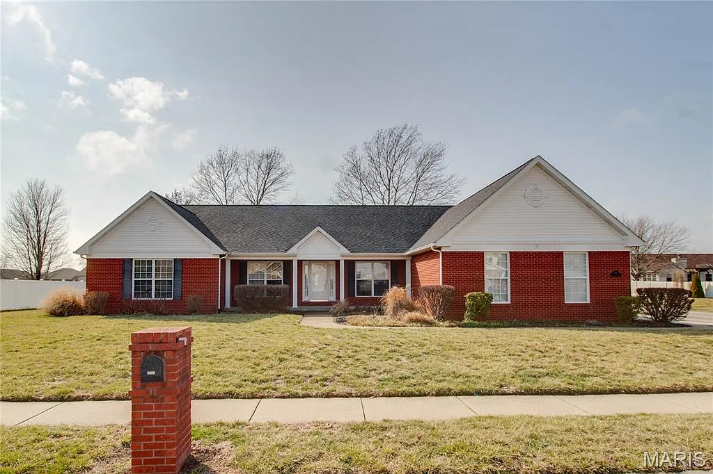 4285 Redfield Dr photo 1