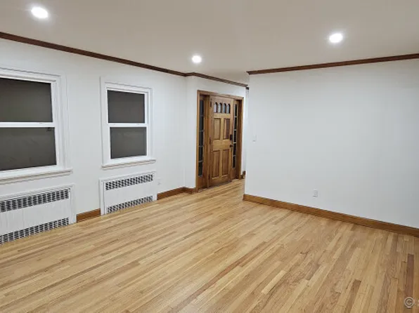 4 Wicklow Street, Windsor Locks, CT 06096