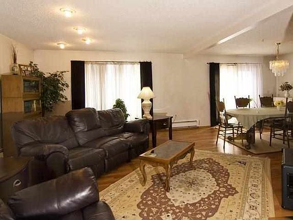 3rd image of 129 Carlyle Way