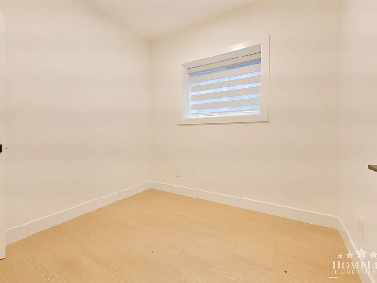 16678 16th Ave #BASEMENT — Photo 10