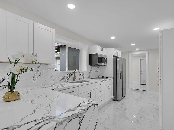 5th image of 1206 S Ridge Road