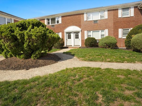 1131A Valley Rd, Wayne, NJ 07470