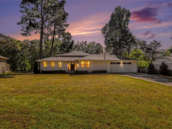 2376 Spring Creek Rd, Decatur, GA 30033