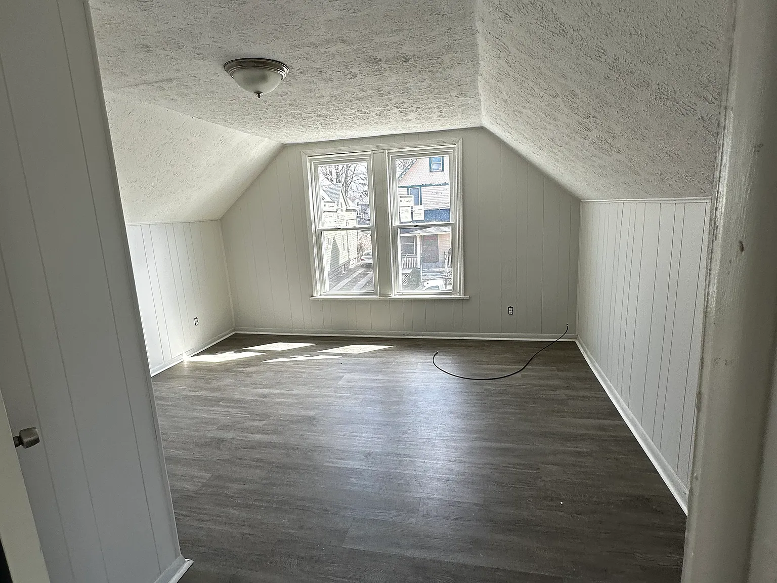 4 bed, 1700 sqft, $1,800 — Photo 2