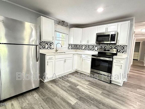 4th image of 801 Carter Ave
