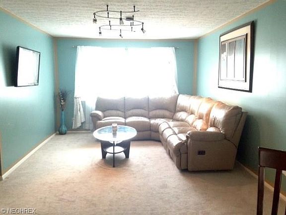 4th image of 4113 Hilltop Dr
