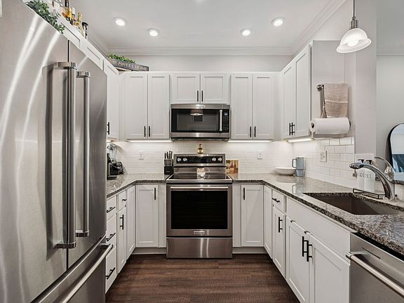 4th image of 69 Foundry St #206