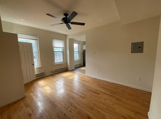 2600 South St #3R, Philadelphia, PA 19146