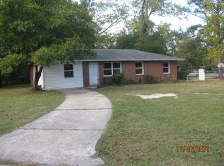 2401 Holland Dr, Macon, GA 31206